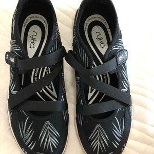 Ryka Women’s Size 8 Slip on Sneaker Black